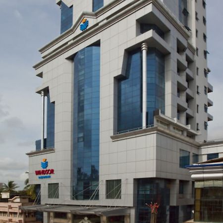 Windsor Rajadhani Hotel Thiruvananthapuram Extérieur photo