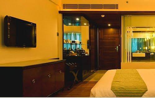 Windsor Rajadhani Hotel Thiruvananthapuram Extérieur photo