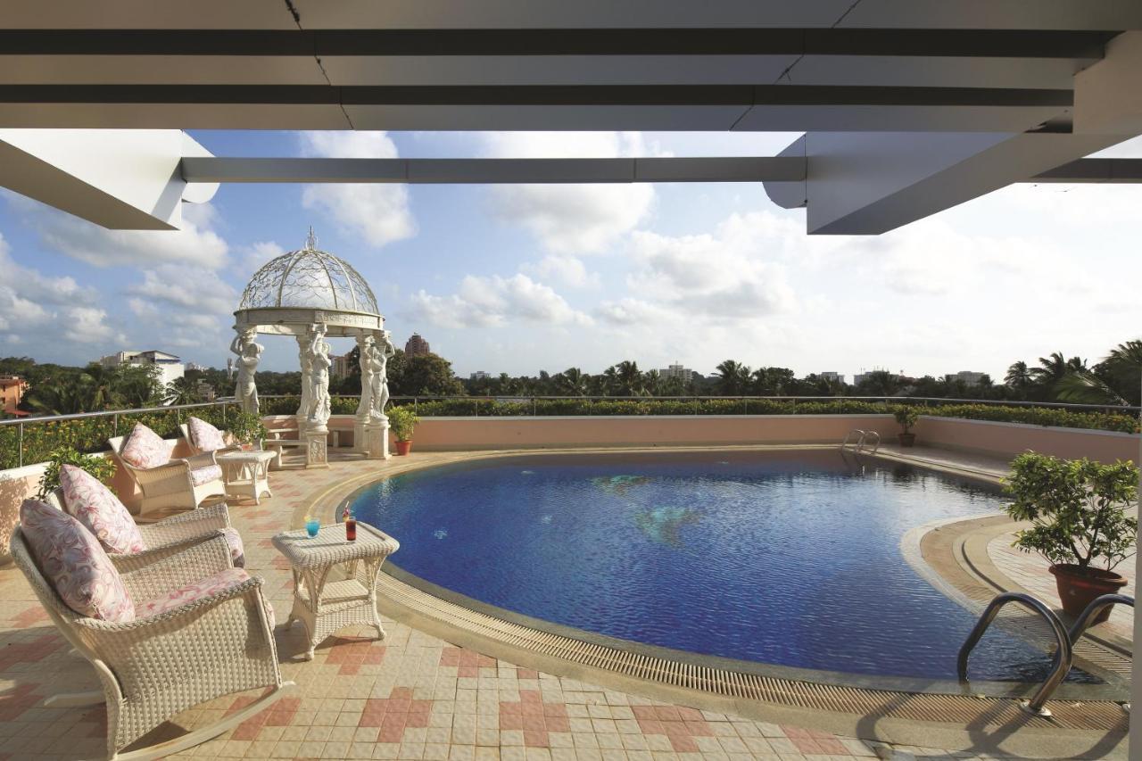 Windsor Rajadhani Hotel Thiruvananthapuram Extérieur photo