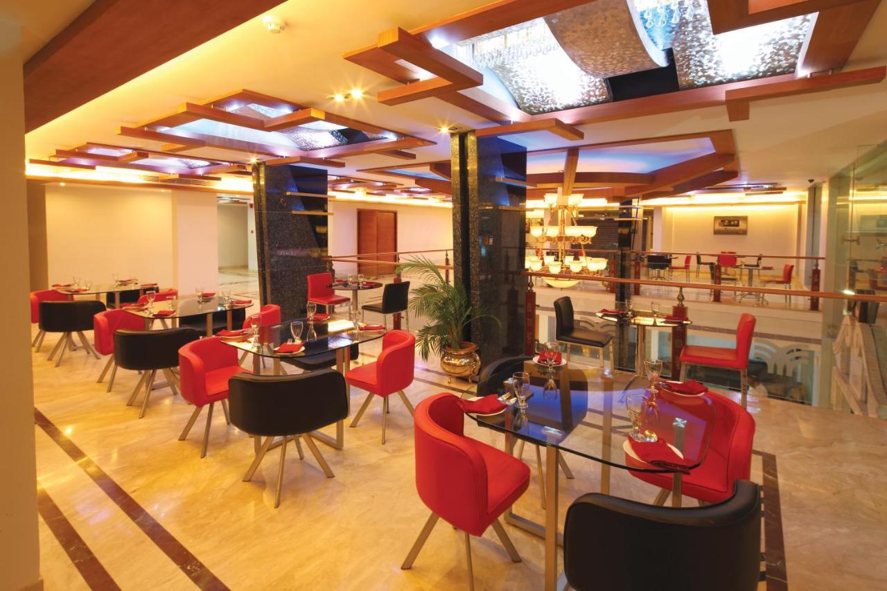 Windsor Rajadhani Hotel Thiruvananthapuram Extérieur photo