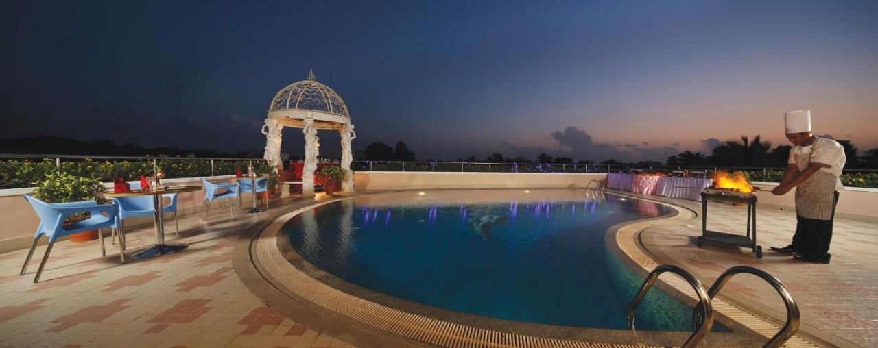 Windsor Rajadhani Hotel Thiruvananthapuram Extérieur photo